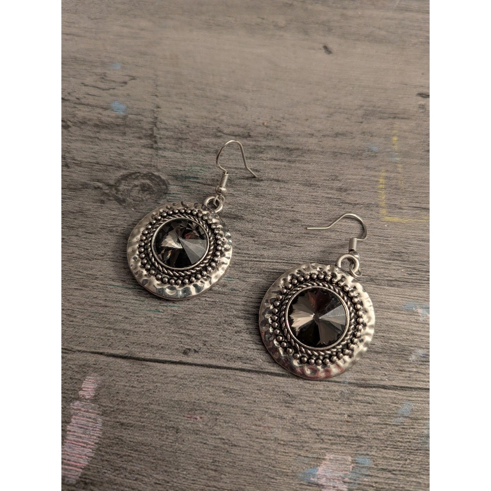 Silver‎ Tone Hammered Medallion Drop Earrings Smoke Grey Crystal Boho Dangle